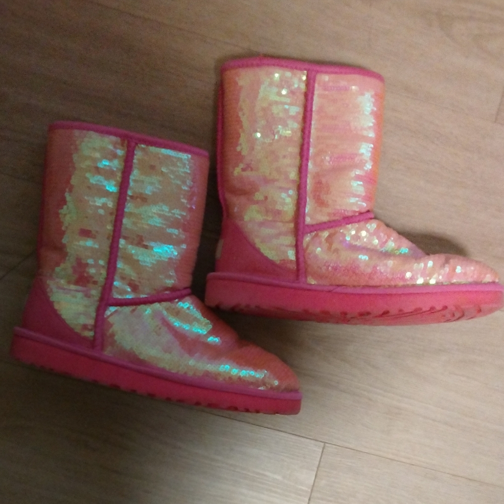 UGG- Sequin Pink Medium Boot Size 8